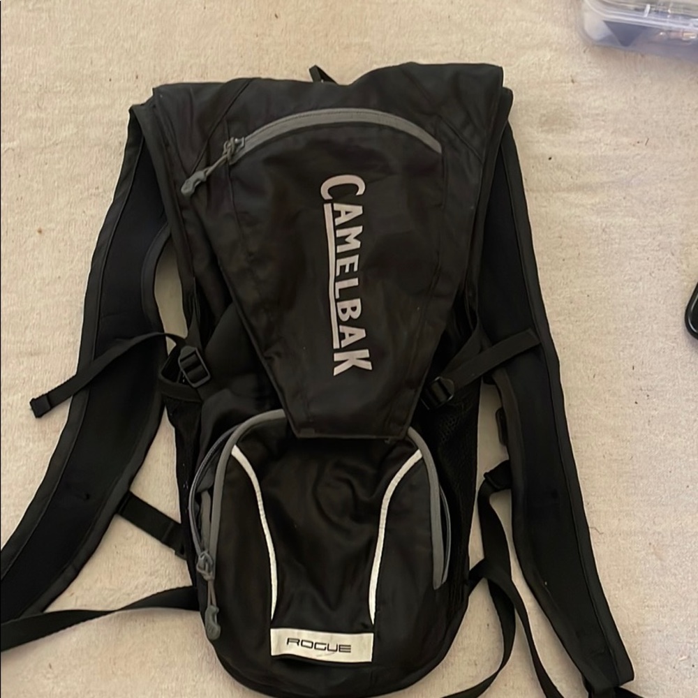 Camelback rogue hydration pack 🥾